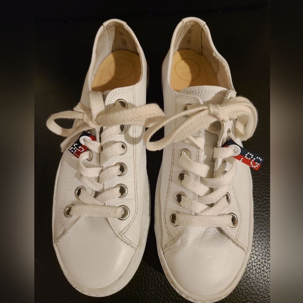 Paul Green Carly Low Top Sneaker, size 5.5